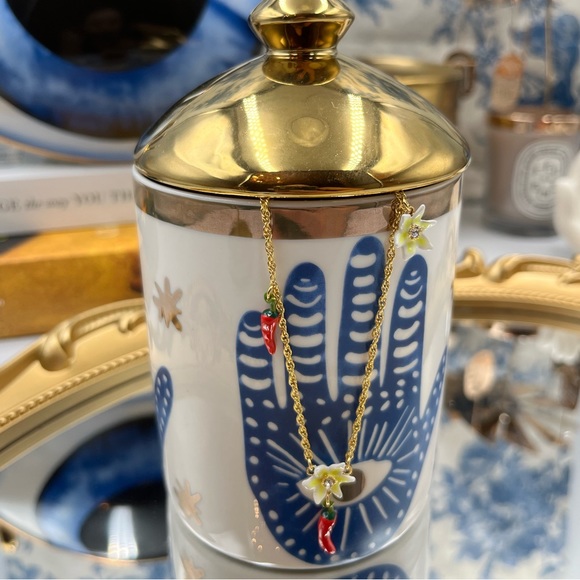 🆕 LES NEREIDES 🧿 Red Chillies and Flowers Pendant Necklace - Picture 10 of 12